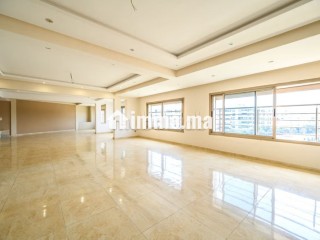 Appartement en location à Bourgogne Ouest sans vis à vis. Surface totale 244 m². Cheminée et concierge - Appartement à louer - Casablanca