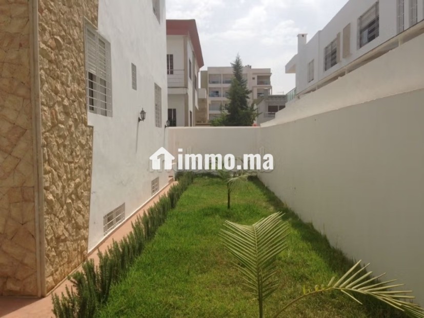 Villa de haut standing à vendre à Riyad.
Surface de 300 m² - Vente Immobilier - Rabat - photo 1