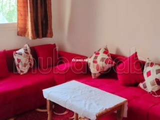 Location d'un appartement à Wifak.
Surface de 70 m².
Places de parking et beau jardin - Appartement à vendre - Temara