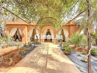Palais Marocain sur 4 hectares dans la Palmeraie - Appartement à vendre - Marrakech