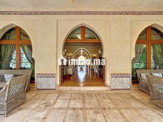 Palais Marocain sur 4 hectares dans la Palmeraie - Appartement à vendre - Marrakech