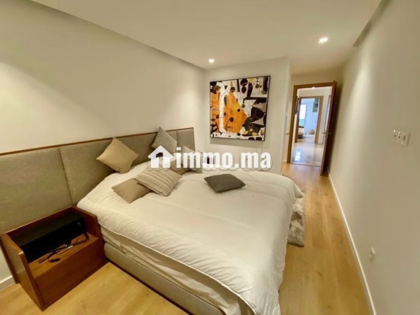 Appartement en location à Bourgogne Ouest.
Surface de 116 m².
Meublé - Location Immobilier - Casablanca - photo 3