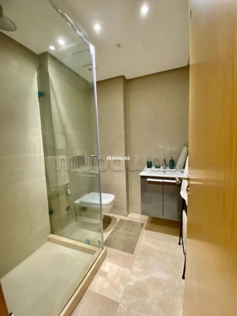 Appartement en location à Bourgogne Ouest.
Surface de 116 m².
Meublé - Location Immobilier - Casablanca - photo 6