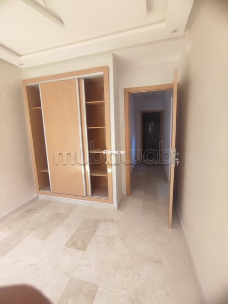 Vend appartement à Guéliz. 2 belles chambres. Antenne parabolique, résidence sécurisée - Vente Immobilier - Marrakech - photo 3