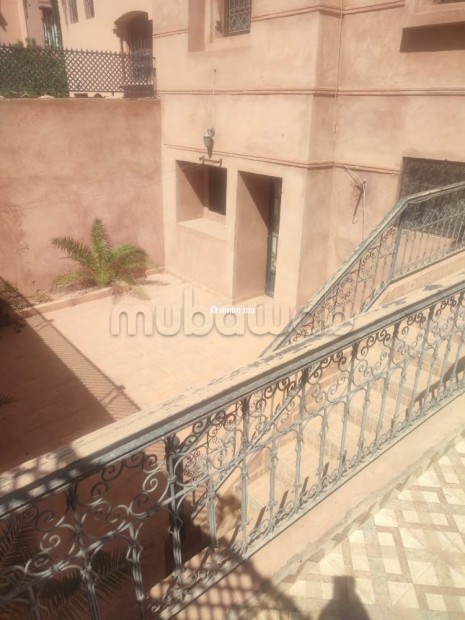 Vente villa de luxe à Route Casablanca. 8 chambres agréables. Salon traditionnel et système d'antenne parabolique - Vente Immobilier - Marrakech - photo 3