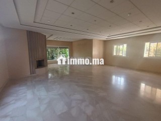 Villa à vendre à Hay Ryad, prix 950 millions, superficie 500 mètres - Villa à vendre - Rabat