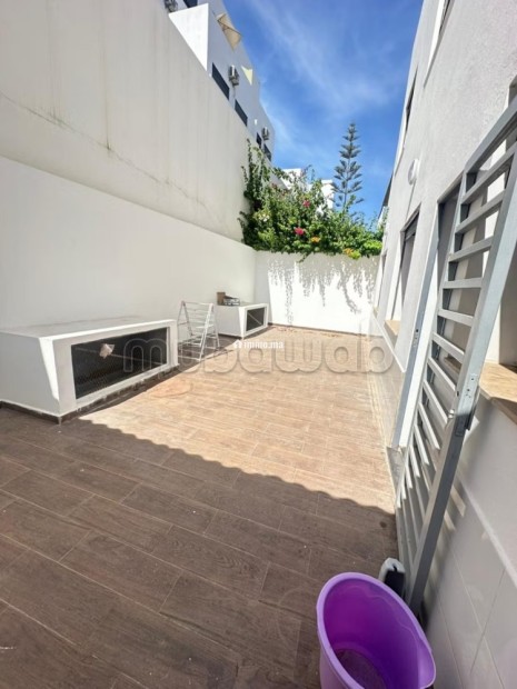 Très bel appartement en location à Oasis. 3 grandes pièces. Ascenseur et places de parking - Location Immobilier - Casablanca - photo 1