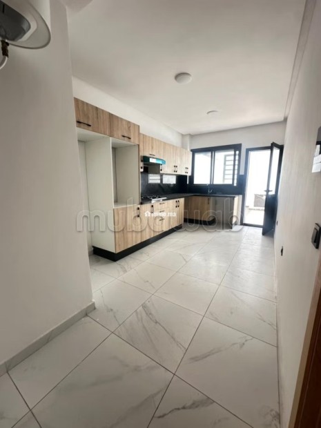 Très bel appartement en location à Oasis. 3 grandes pièces. Ascenseur et places de parking - Location Immobilier - Casablanca - photo 6