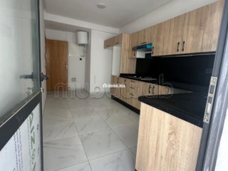 Très bel appartement en location à Oasis. 3 grandes pièces. Ascenseur et places de parking - Appartement à louer - Casablanca