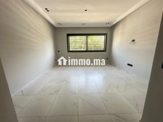 Très bel appartement en location à Oasis. 3 grandes pièces. Ascenseur et places de parking - Appartement à louer - Casablanca