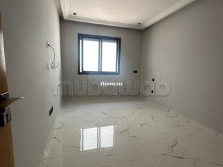 Très bel appartement en location à Oasis. 3 grandes pièces. Ascenseur et places de parking - Appartement à louer - Casablanca