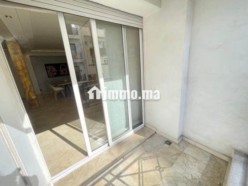 Sublime Appartement de 2 chambres avec chambres du personnel en plein Quartier RACINE entièrement meublé avec goût - Location Immobilier - Casablanca - photo 5