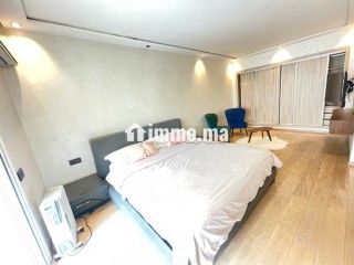 Sublime Appartement de 2 chambres avec chambres du personnel en plein Quartier RACINE entièrement meublé avec goût - Appartement à louer - Casablanca