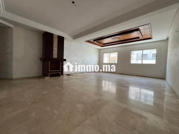 tres-grand-appartement-a-val-fleury-160-m2-big-0