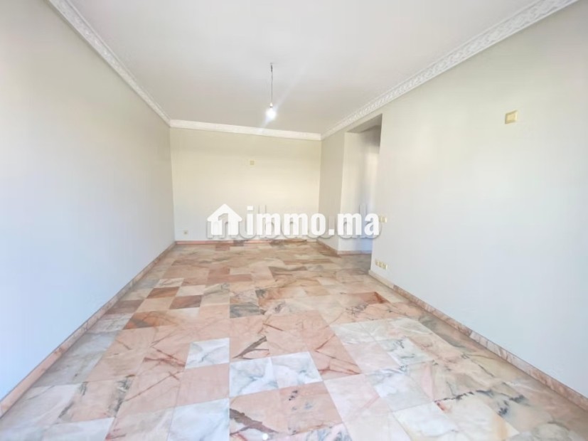 Très bel appartement en location à Maârif. 2 pièces confortables. Ascenseur et places de parking - Location Immobilier - Casablanca - photo 3