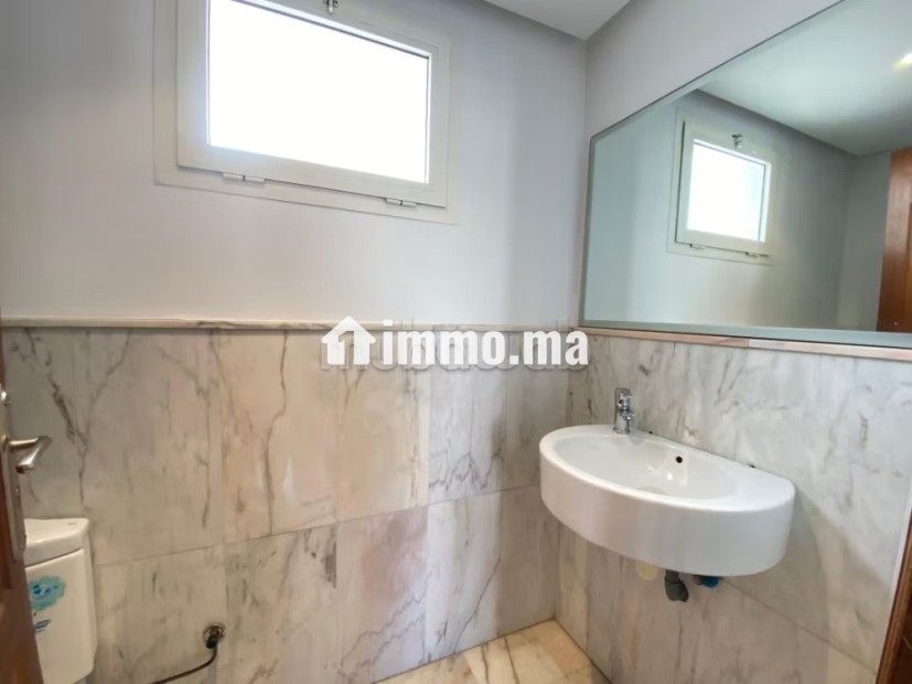 Très bel appartement en location à Maârif. 2 pièces confortables. Ascenseur et places de parking - Location Immobilier - Casablanca - photo 7