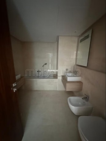 a-vendre-superbe-duplex-avec-terrasse-et-jardin-privatif-big-12