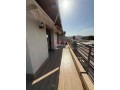 Dernier etage avec terrasse et vue degagee - miniature 1