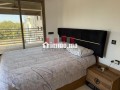 Dernier etage avec terrasse et vue degagee - miniature 2