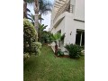 Villa jumelée–500 m² habitables/350 m² de terrain - miniature 1