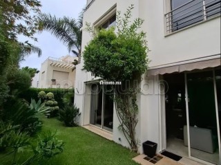 Villa jumelée–500 m² habitables/350 m² de terrain - Villa à vendre - Casablanca
