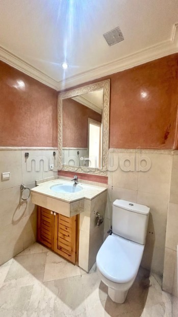 Bel appartement à vendre à Triangle d'Or. 2 belles chambres. Places de parking - Vente Immobilier - Casablanca - photo 2