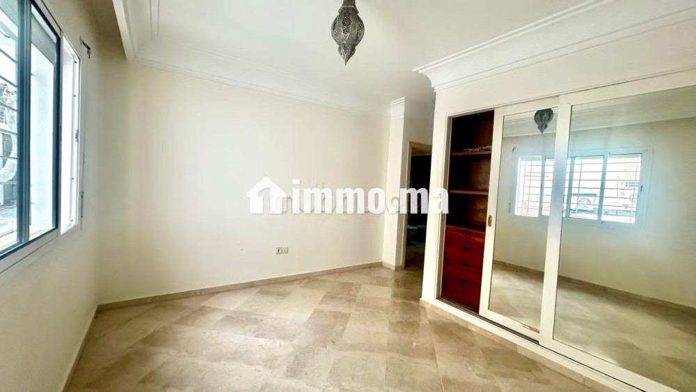 Bel appartement à vendre à Triangle d'Or. 2 belles chambres. Places de parking - Vente Immobilier - Casablanca - photo 4