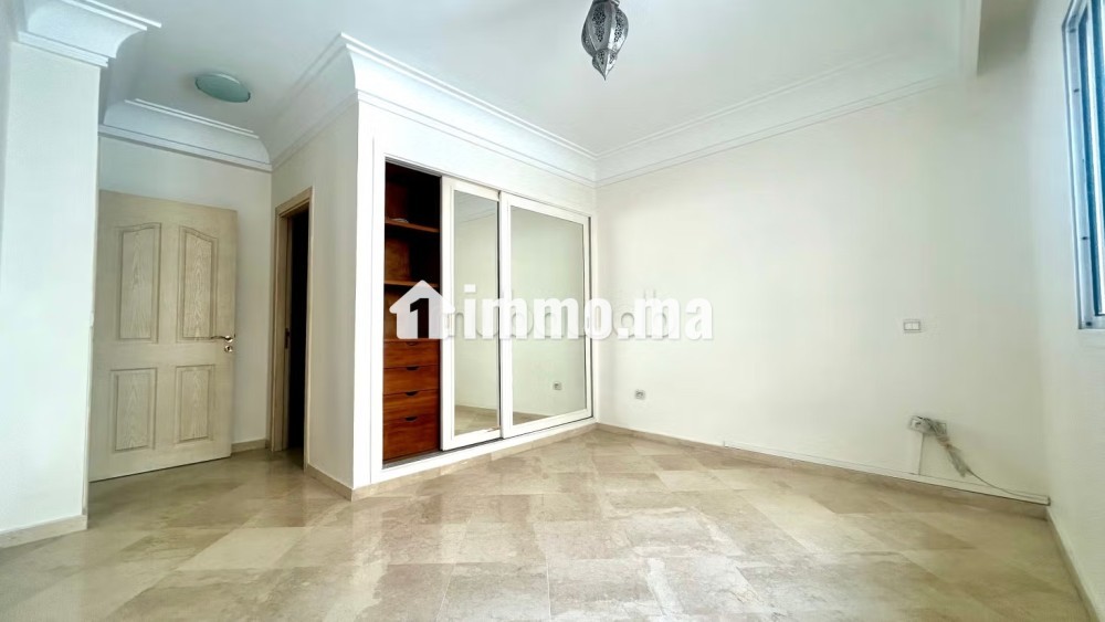 Bel appartement à vendre à Triangle d'Or. 2 belles chambres. Places de parking - Vente Immobilier - Casablanca - photo 5