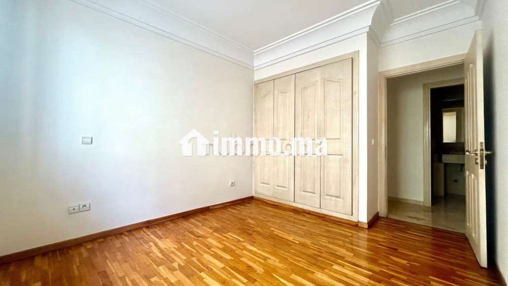 Bel appartement à vendre à Triangle d'Or. 2 belles chambres. Places de parking - Vente Immobilier - Casablanca - photo 8