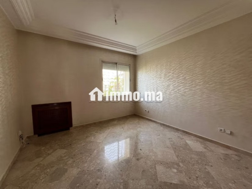 Superbe villa à louer à Californie. 6 grandes pièces. Jardin et terrasse - Location Immobilier - Casablanca - photo 7