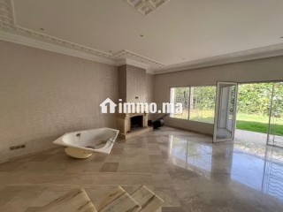 Superbe villa à louer à Californie. 6 grandes pièces. Jardin et terrasse - Villa à louer - Casablanca