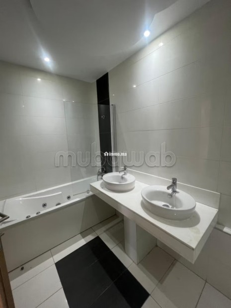 Appartement vide moderne à la location au triangle d’or - Location Immobilier - Casablanca - photo 8