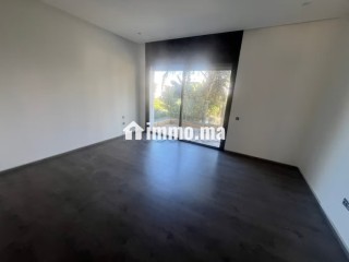 Villa de luxe à louer à Ain Diab.
Surface de 350 m².
Porte blindée, sécurité - Villa à louer - Casablanca