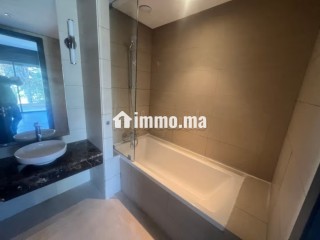 Villa de luxe à louer à Ain Diab.
Surface de 350 m².
Porte blindée, sécurité - Villa à louer - Casablanca