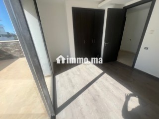 Villa de luxe à louer à Ain Diab.
Surface de 350 m².
Porte blindée, sécurité - Villa à louer - Casablanca
