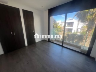 Villa de luxe à louer à Ain Diab.
Surface de 350 m².
Porte blindée, sécurité - Villa à louer - Casablanca