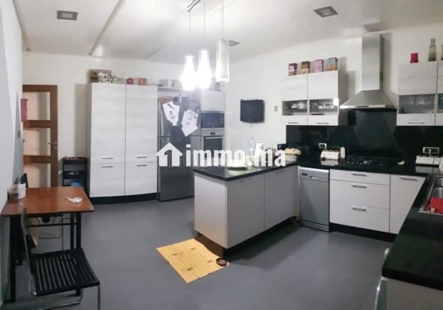 Location d'un appartement à Gauthier. Surface totale 300 m². Porte blindée, sécurité - Location Immobilier - Casablanca - photo 3
