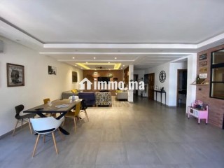 Location d'un appartement à Gauthier. Surface totale 300 m². Porte blindée, sécurité - Appartement à louer - Casablanca