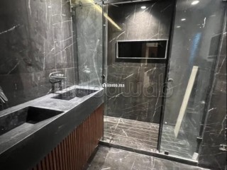 Appartement en location à Triangle d'Or. 4 pièces confortables. Porte blindée et chauffage central - Appartement à louer - Casablanca