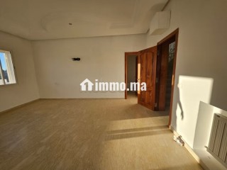 Location villa de luxe à Dar Bouazza. 4 chambres. Porte blindée et parabole - Villa à louer - Dar Bouazza