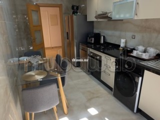 Très bel appartement en location à Hay Al Rajaa Fillah. 4 pièces confortables. Bien meublé - Appartement à louer - Rabat