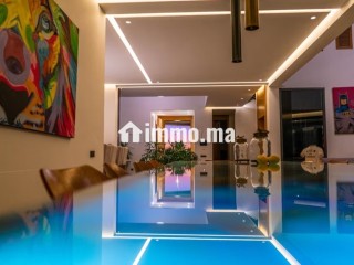 Villa de standing à louer pour vos vacances à Secteur Touristique. 8 grandes pièces. Environnement calme avec vue montagne, double vitrage - Villa à vendre - Agadir