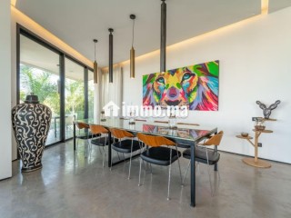Villa de standing à louer pour vos vacances à Secteur Touristique. 8 grandes pièces. Environnement calme avec vue montagne, double vitrage - Villa à vendre - Agadir