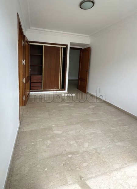 Joli appartement bien situé dans le quartier Palmier, à louer à un prix raisonnable - Location Immobilier - Casablanca - photo 6