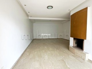Joli appartement bien situé dans le quartier Palmier, à louer à un prix raisonnable - Appartement à louer - Casablanca