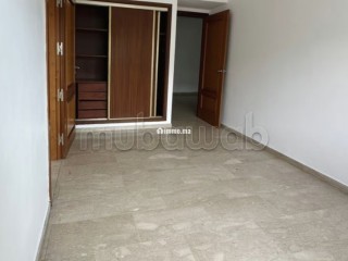 Joli appartement bien situé dans le quartier Palmier, à louer à un prix raisonnable - Appartement à louer - Casablanca