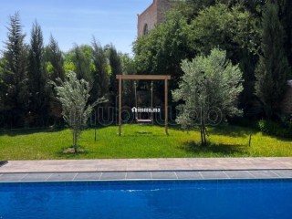 Location saisonnière villa de luxe à Ghazoua.
Surface totale 800 m².
Porte blindée et parabole - Villa à vendre - Essaouira