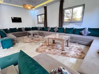 Location saisonnière villa de luxe à Ghazoua.
Surface totale 800 m².
Porte blindée et parabole - Villa à vendre - Essaouira