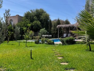 Location saisonnière villa de luxe à Ghazoua.
Surface totale 800 m².
Porte blindée et parabole - Villa à vendre - Essaouira