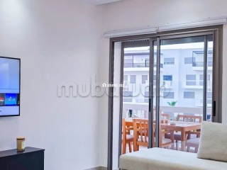 Bel appartement en location à M'Diq. Surface de 80 m². Salon traditionnel et système d'antenne parabolique - Appartement à louer - Mdiq
